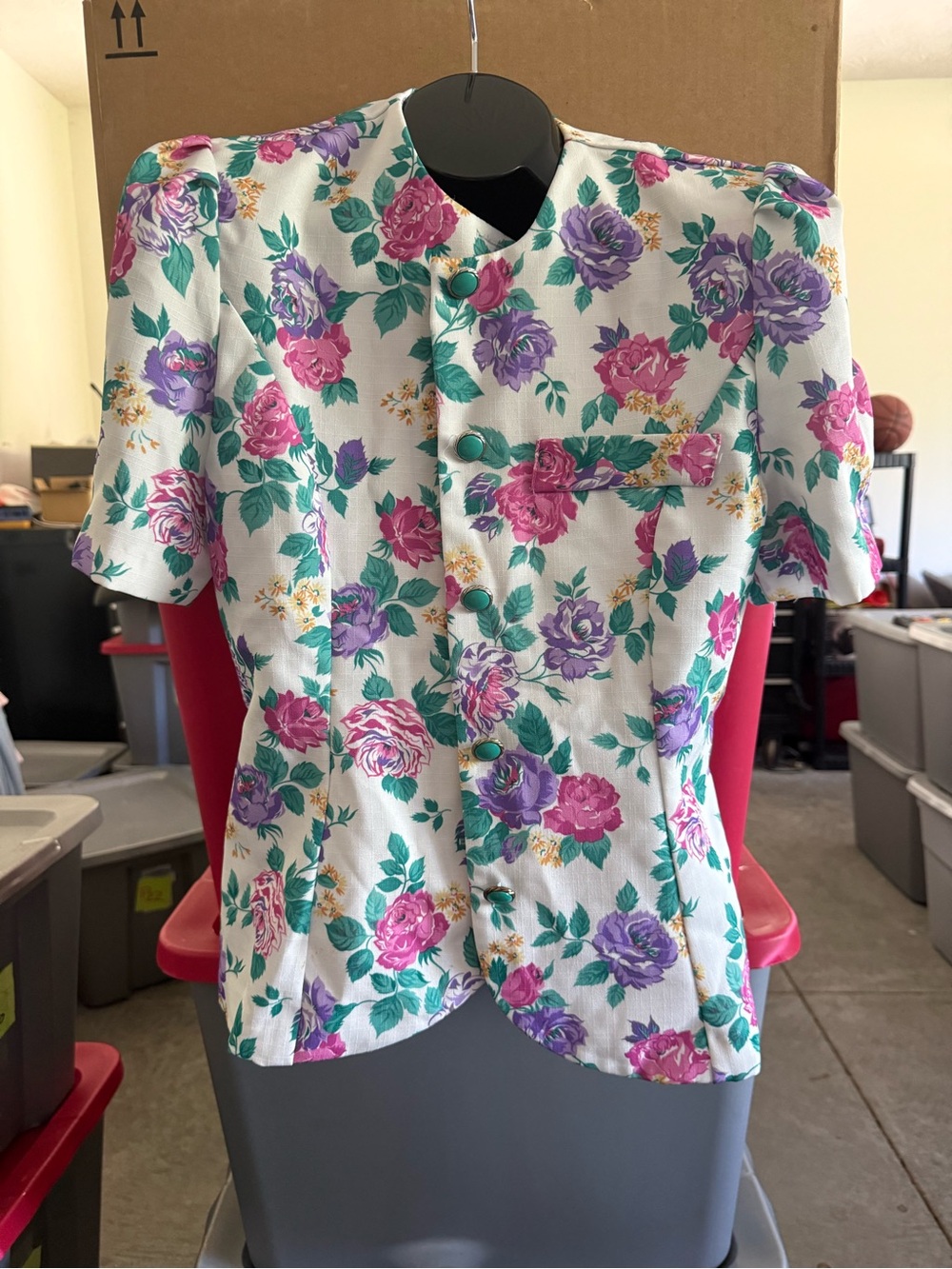Floral Button-Front Women's Top in White with Pink & Purple Roses mp17